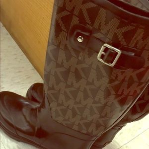 Authentic Michael Kors logo rain boots.